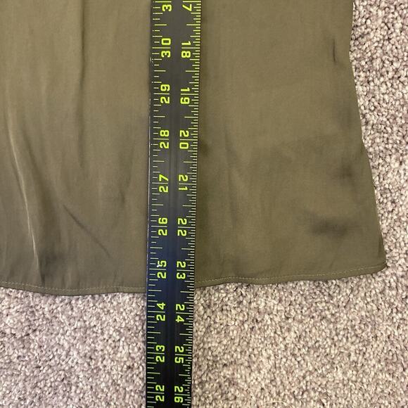 Express Women's Satin V-Neck Cuff Sleeve Top Olive Green Size XS - NWT $58 - Picture 10 of 15